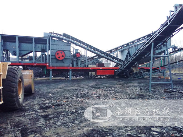 小型箱式移動破碎站客戶現場